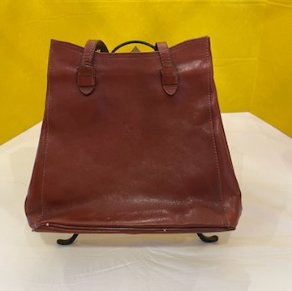Authentic Italian leather backpack / shoulder bag.